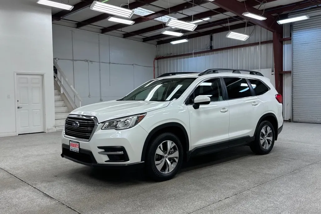2019 Subaru Ascent Premium photo 1