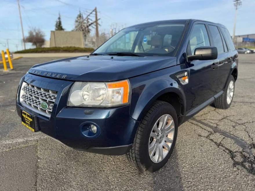 2008 Land Rover LR2 SE photo 1