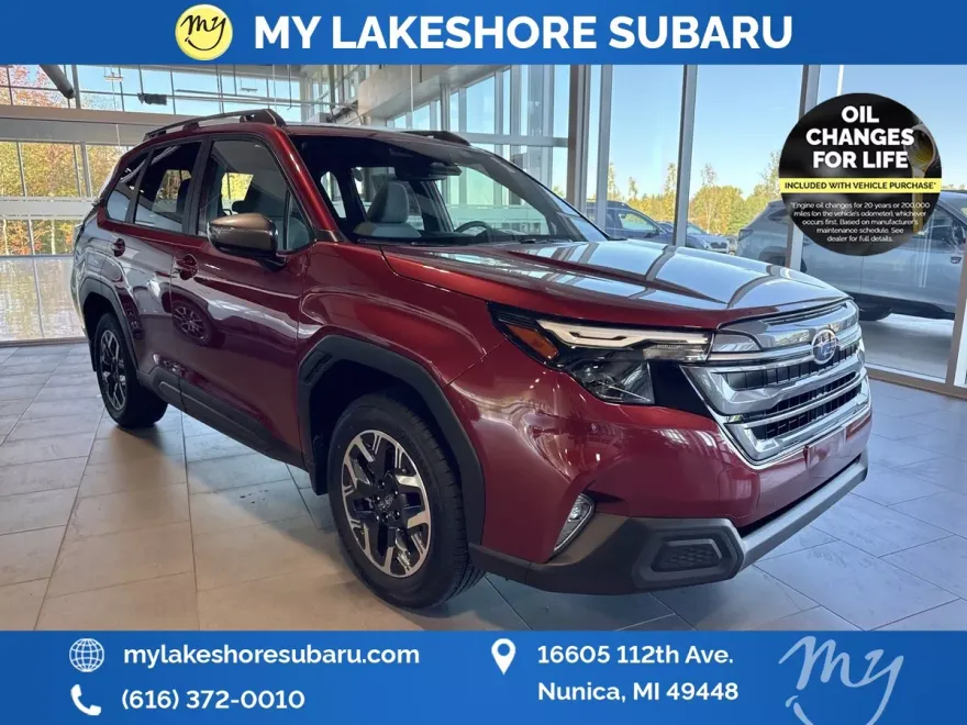 2025 Subaru Forester Premium photo 1