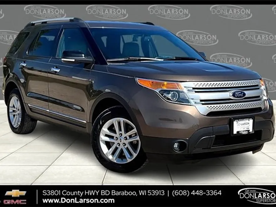 2015 Ford Explorer XLT photo 1