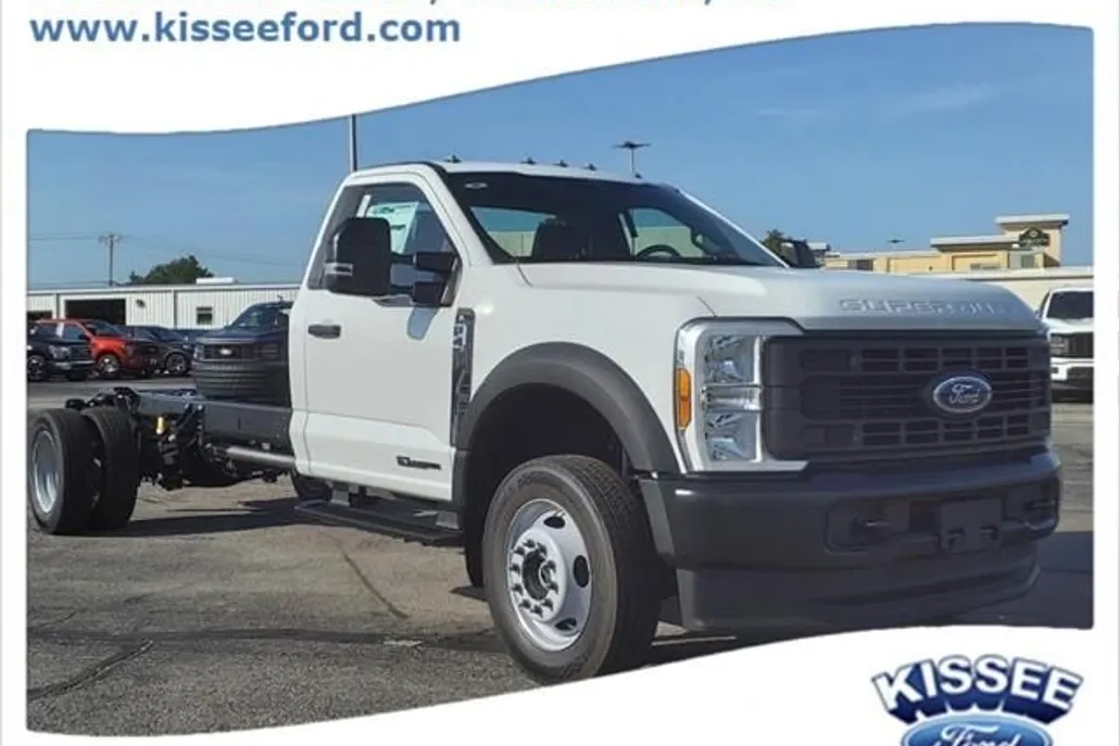 2024 Ford F-450 photo 1