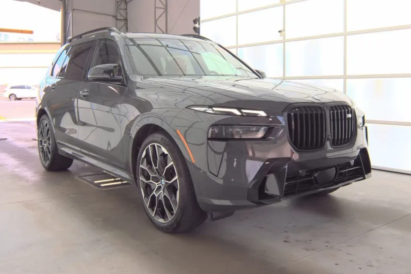 2023 Bmw X7 M60i photo 1