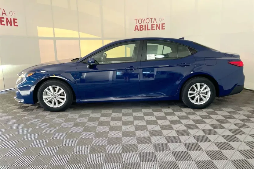 2026 Toyota Camry LE photo 1