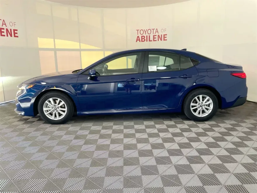 2026 Toyota Camry LE photo 1