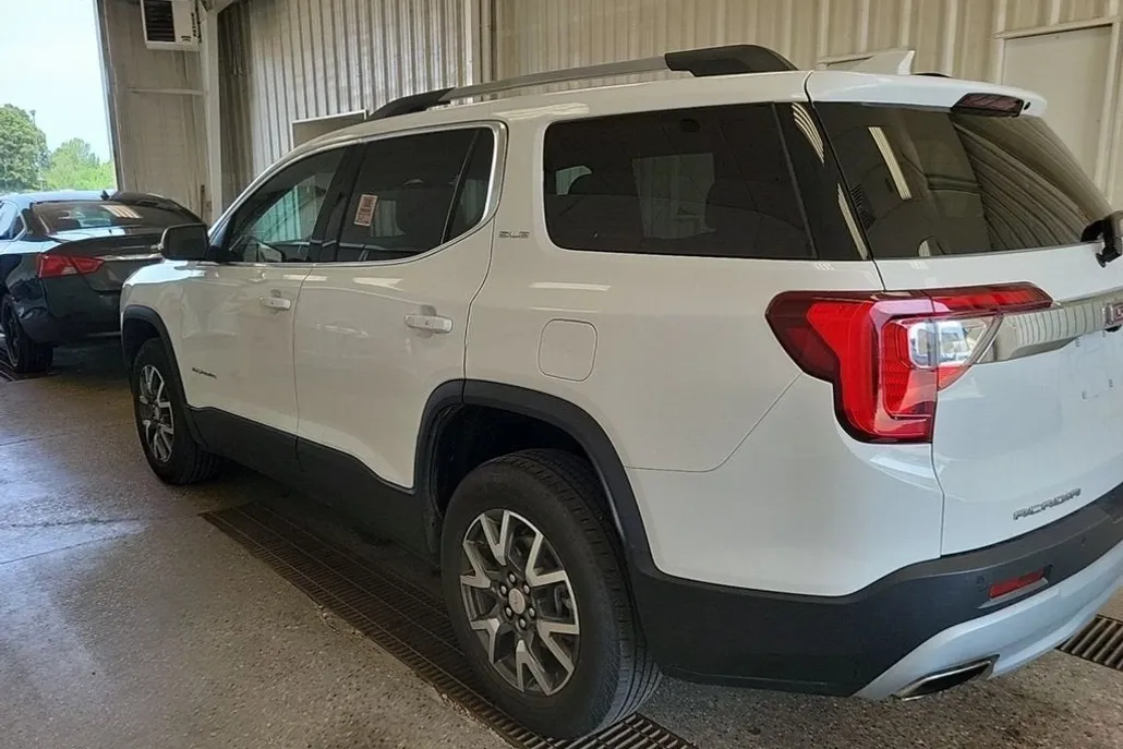 2023 Gmc Acadia SLE photo 1