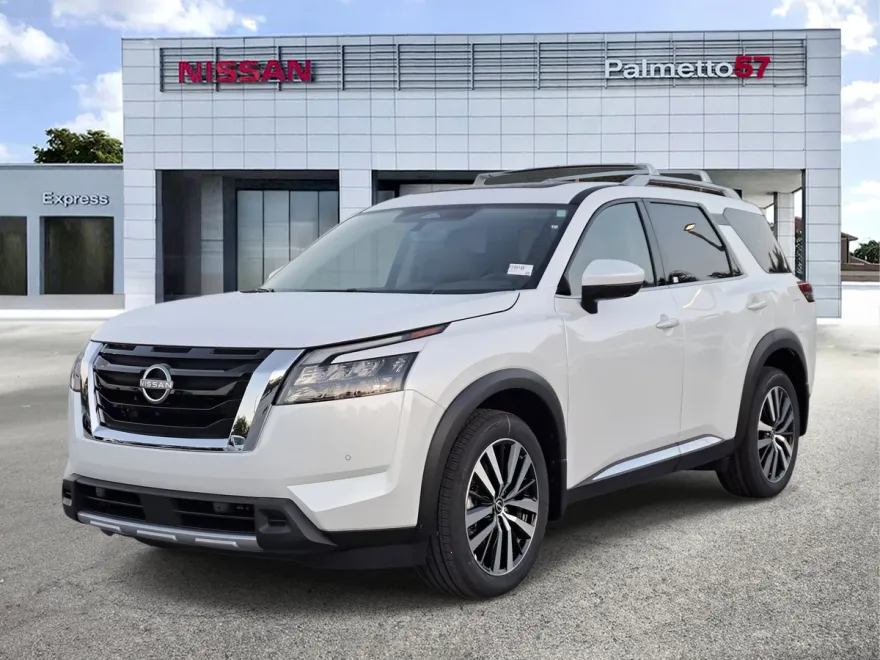 2025 Nissan Pathfinder Platinum photo 1
