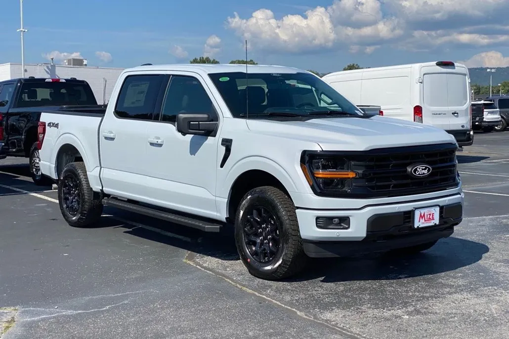 2025 Ford F-150 XLT photo 1