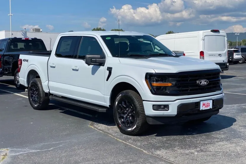 2025 Ford F-150 XLT photo 1