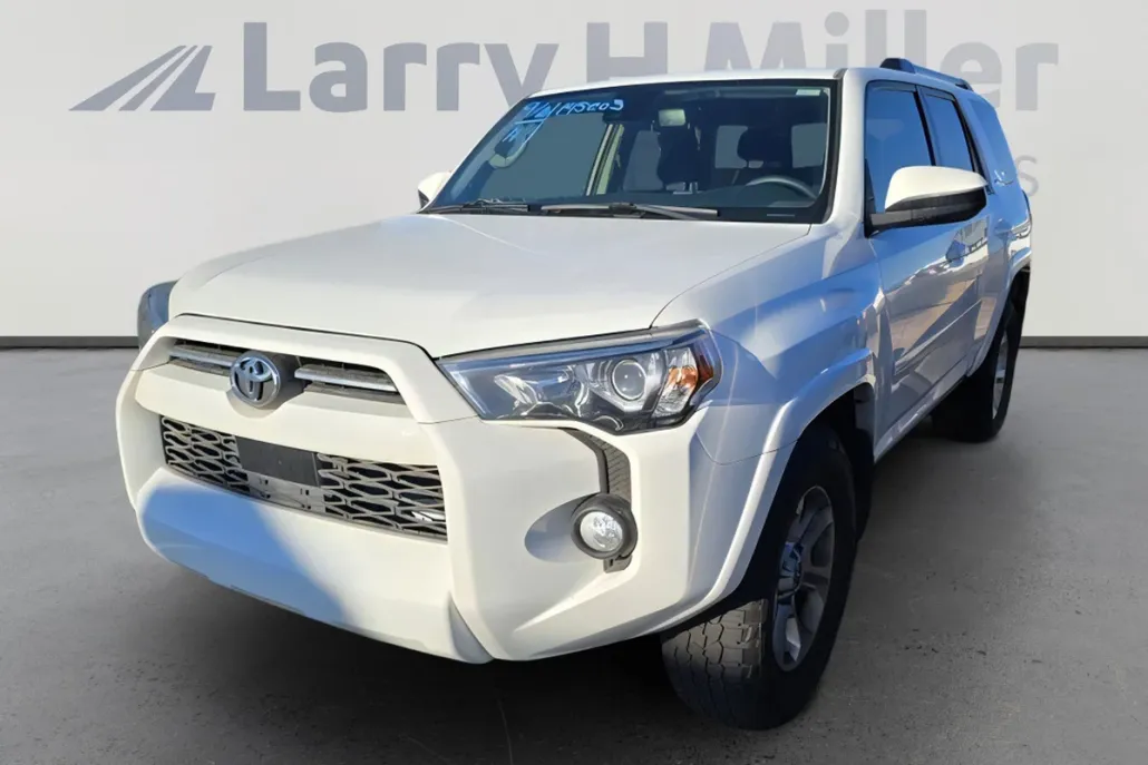 2020 Toyota 4Runner SR5 photo 1
