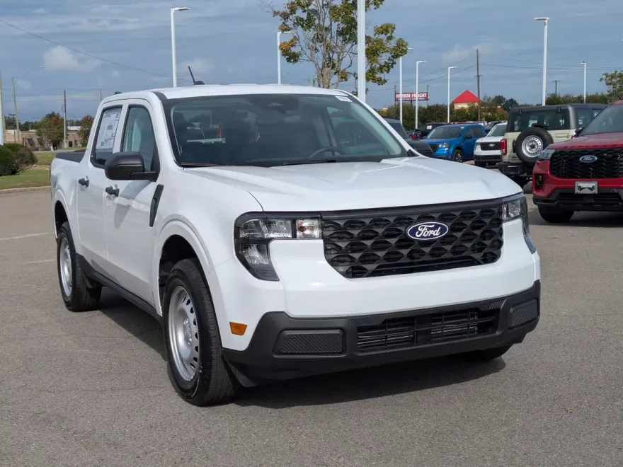 2025 Ford Maverick XL photo 1
