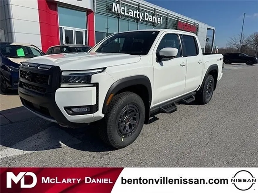 2025 Nissan Frontier Crew Cab PRO-4X photo 1