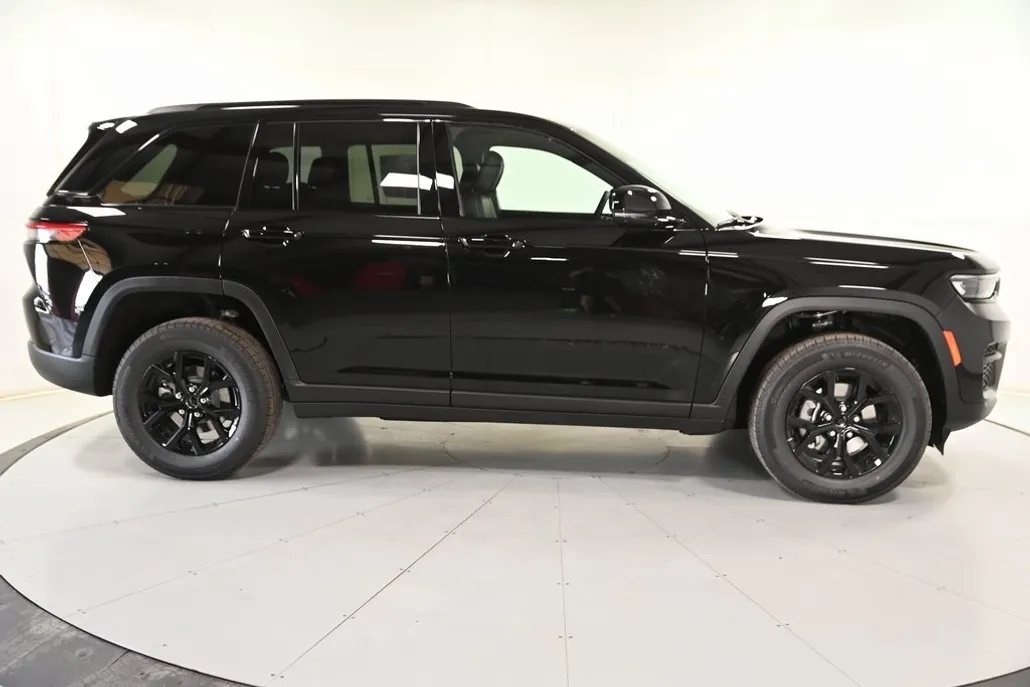 2025 Jeep Grand Cherokee Altitude X photo 1