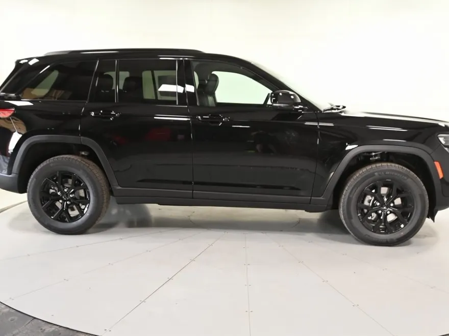 2025 Jeep Grand Cherokee Altitude X photo 1