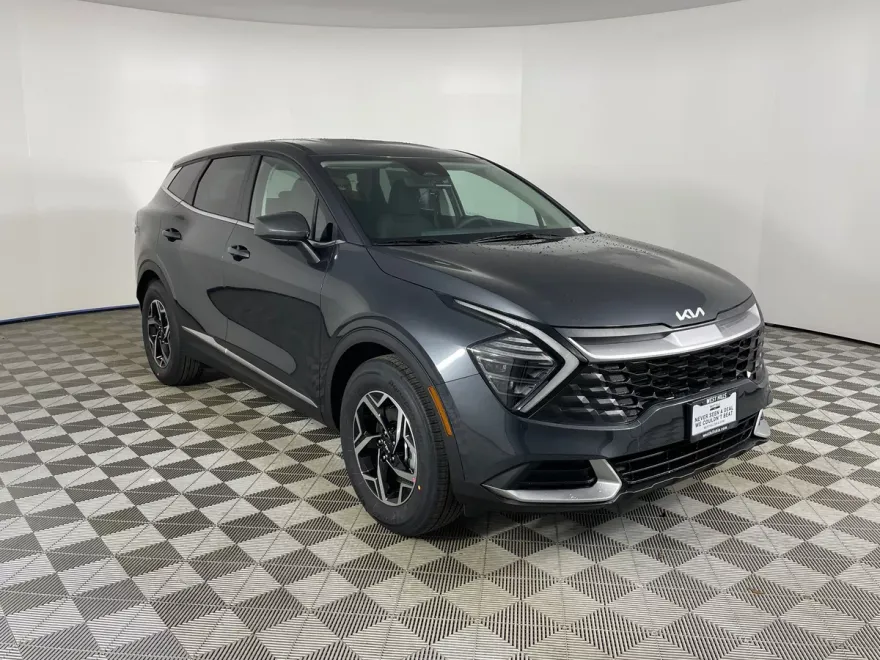 2025 Kia Sportage LX photo 1