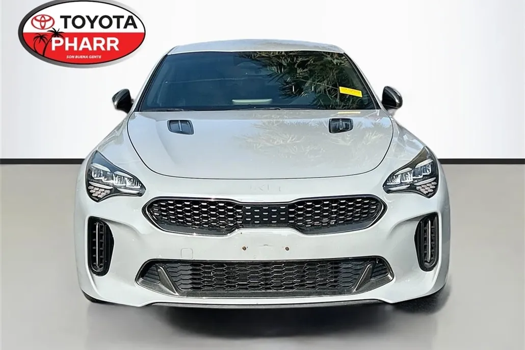 2022 Kia Stinger GT-Line photo 1