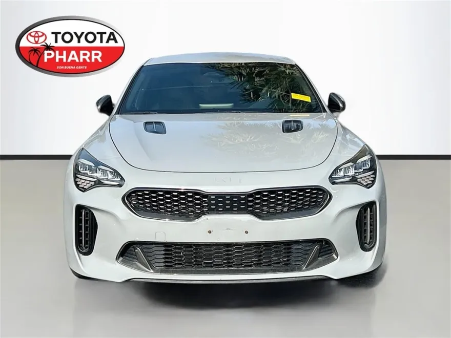 2022 Kia Stinger GT-Line photo 1