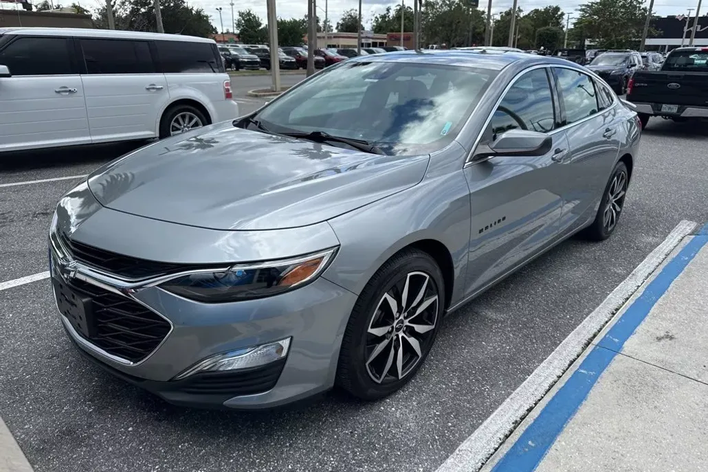 2023 Chevrolet Malibu RS photo 1