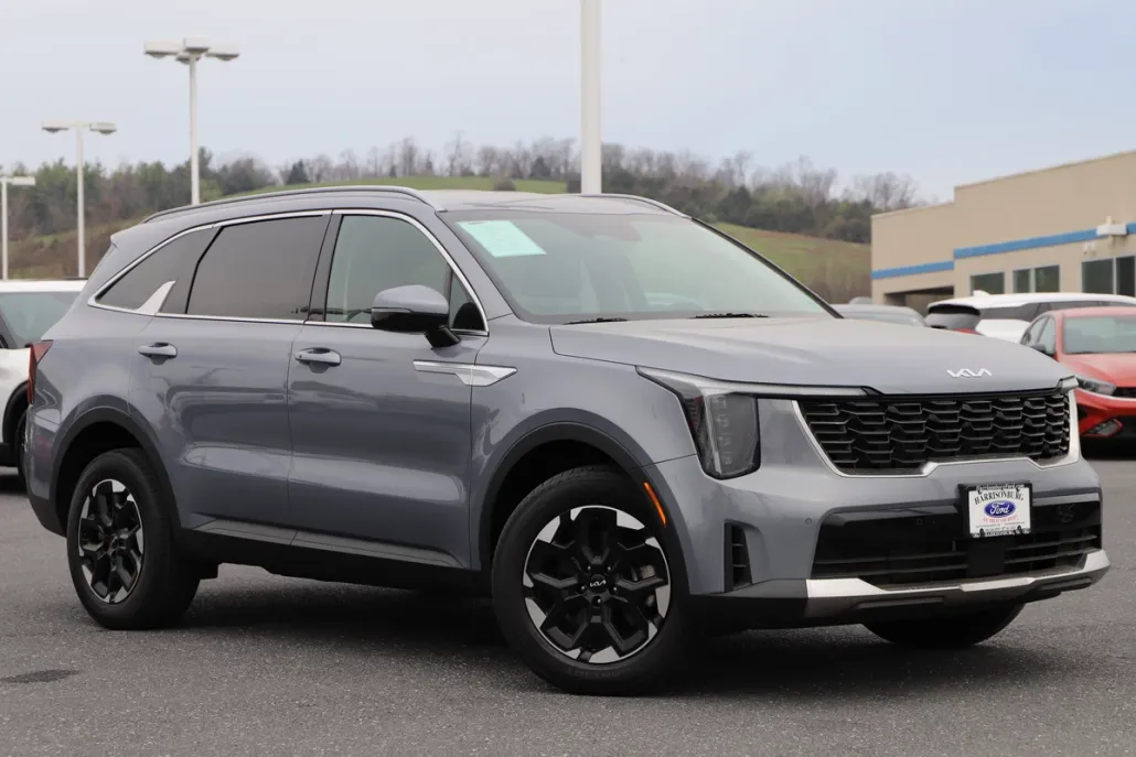 2024 Kia Sorento S photo 1