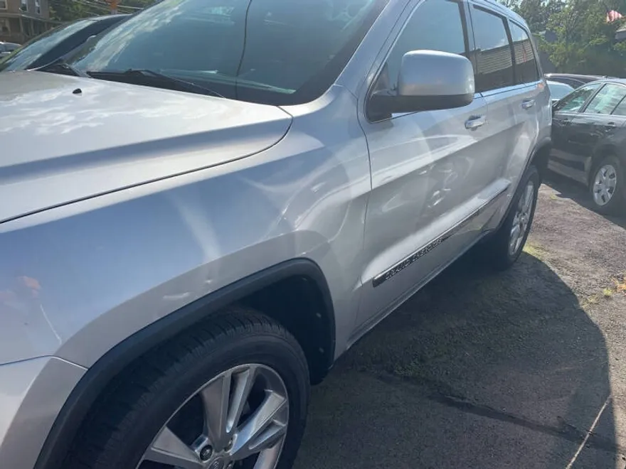 2013 Jeep Grand Cherokee Laredo X photo 1