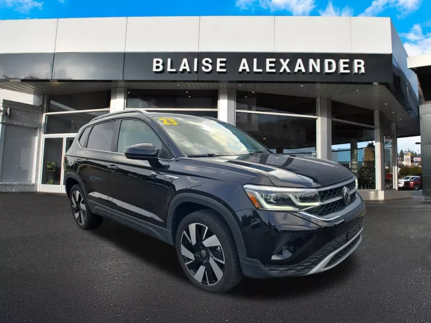 2023 Volkswagen Taos SEL photo 1
