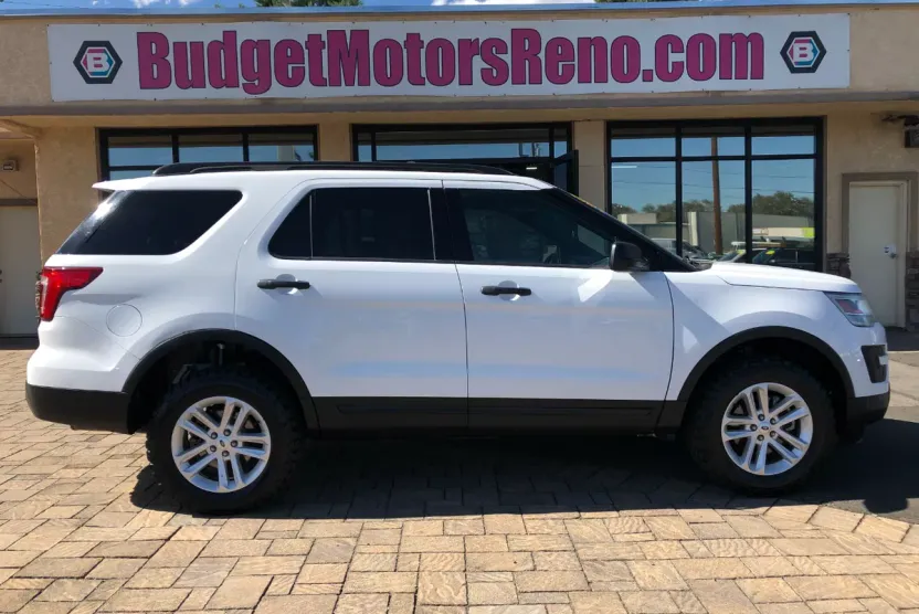 2016 Ford Explorer Base photo 1