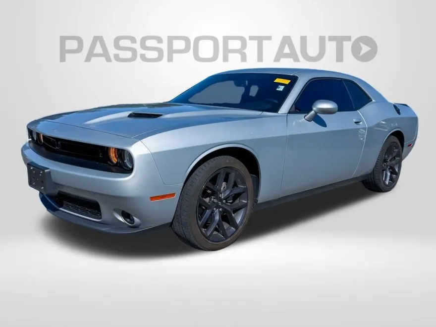 2023 Dodge Challenger SXT photo 1