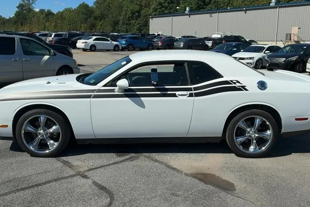 2011 Dodge Challenger R/T photo 1