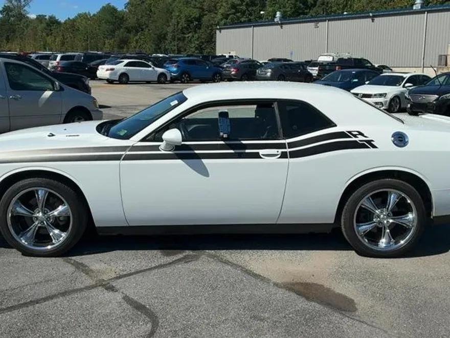 2011 Dodge Challenger R/T photo 1