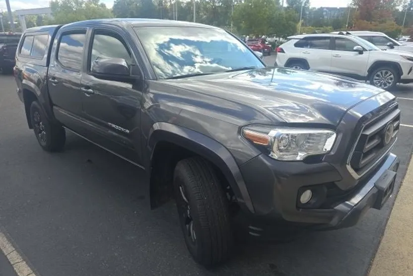 2022 Toyota Tacoma SR5 V6 photo 1