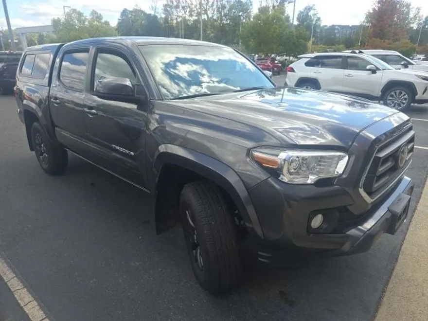 2022 Toyota Tacoma SR5 V6 photo 1