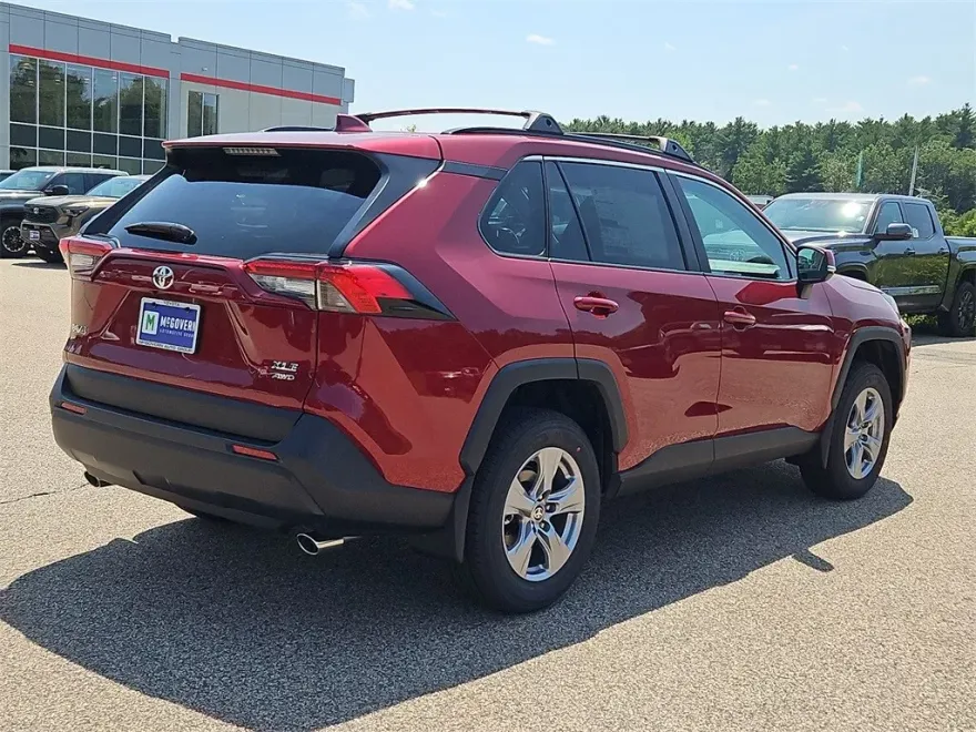 2025 Toyota RAV4 XLE photo 1