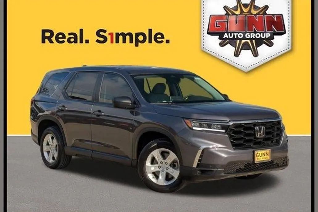 2023 Honda Pilot LX photo 1