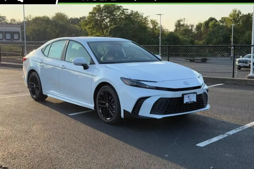 2026 Toyota Camry SE photo 1