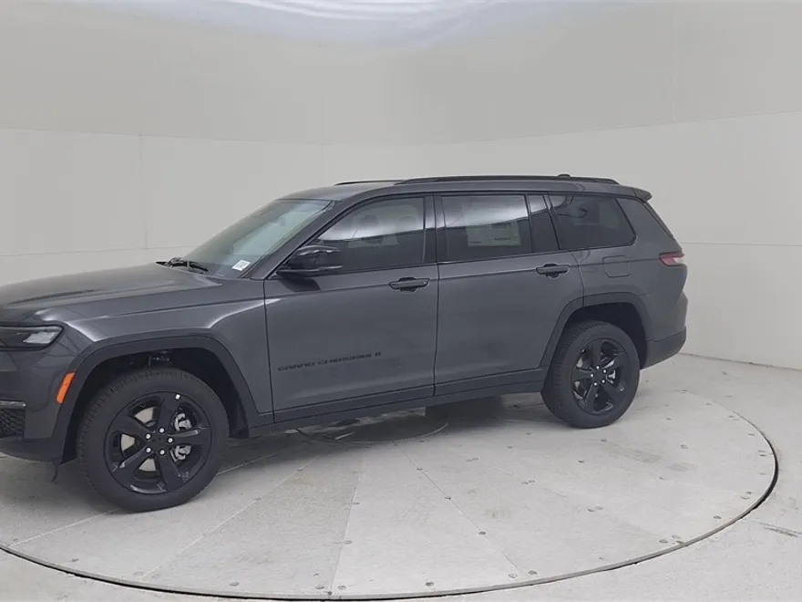 2025 Jeep Grand Cherokee Limited photo 1