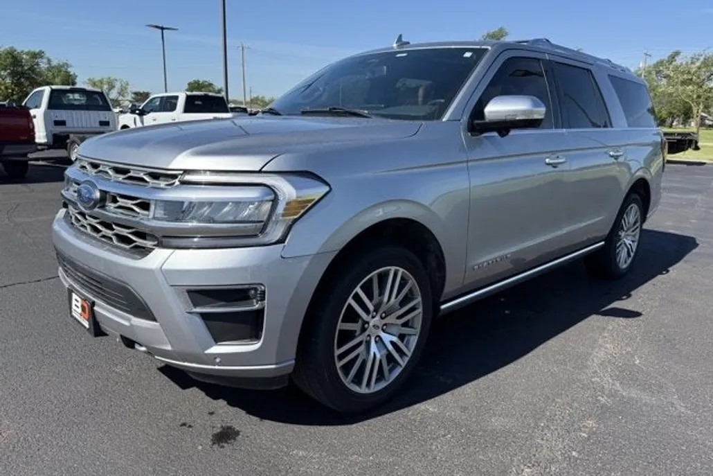 2023 Ford Expedition MAX Platinum photo 1