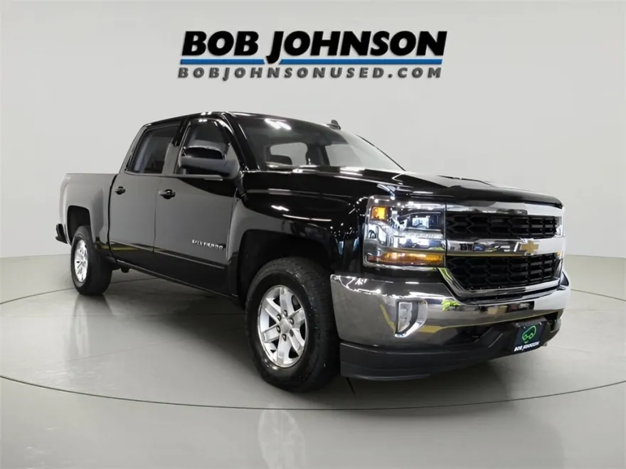 2017 Chevrolet Silverado 1500 LT photo 1