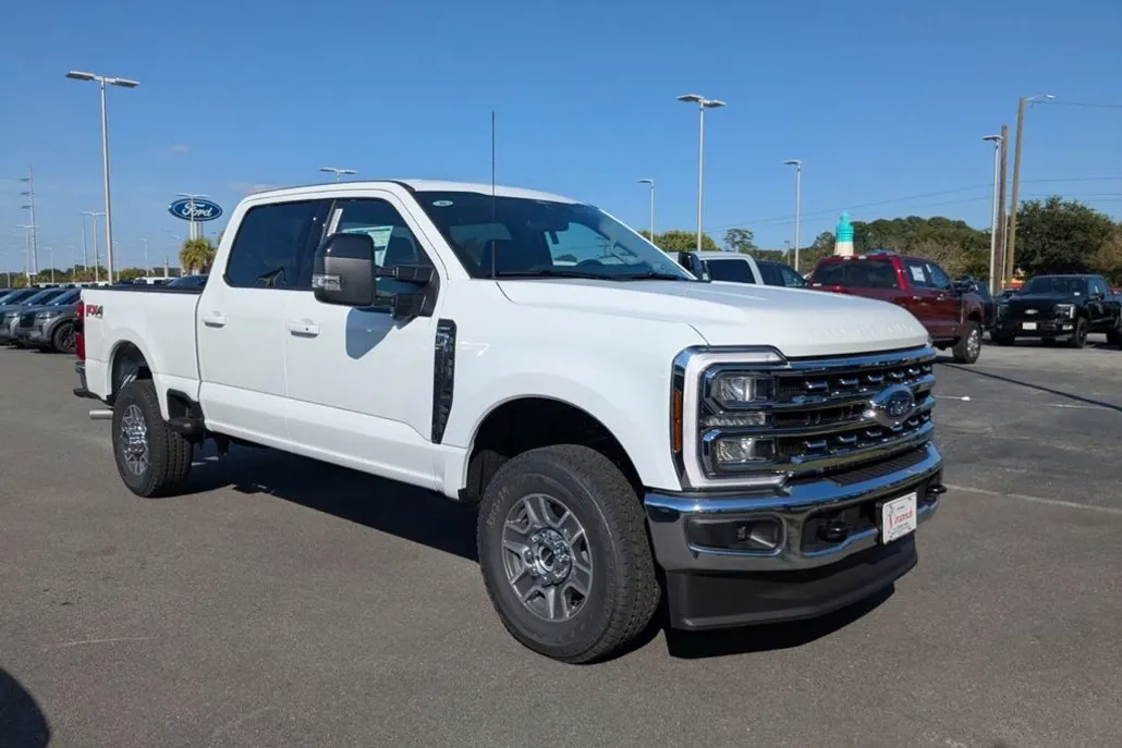 2026 Ford F-250 Lariat photo 1