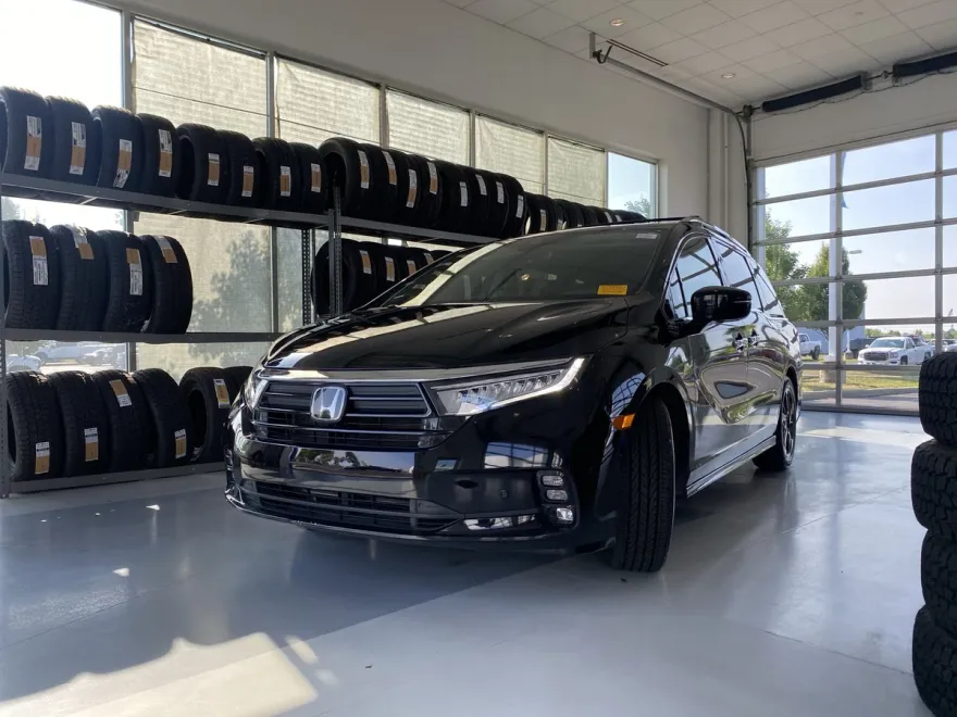 2023 Honda Odyssey Elite photo 1