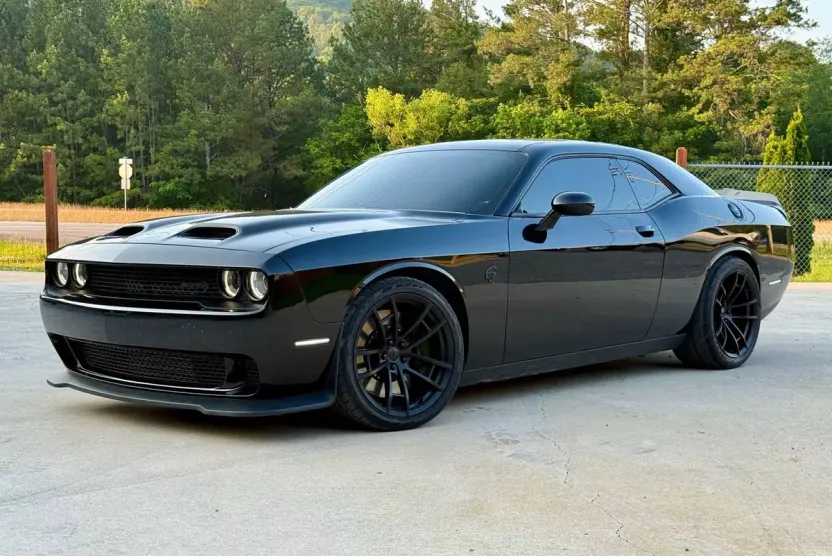 2022 Dodge Challenger SRT8 Hellcat Redeye photo 1