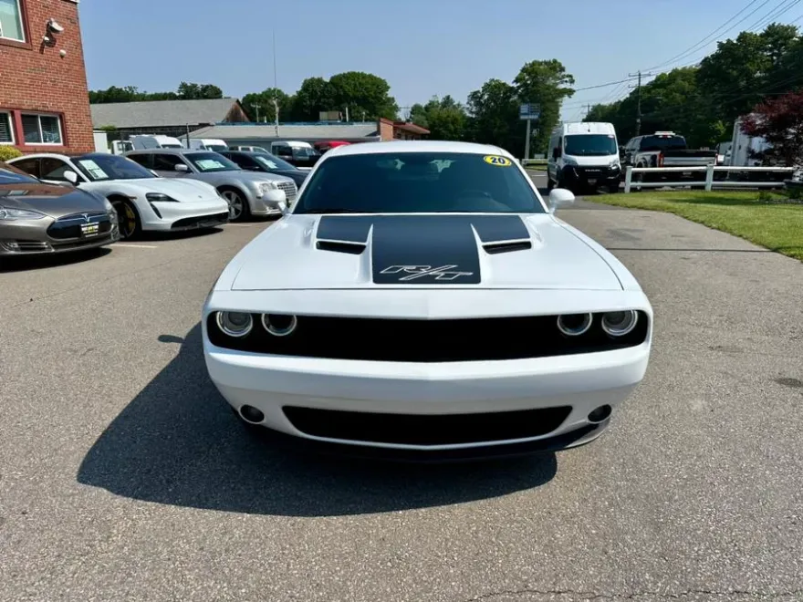 2020 Dodge Challenger SXT photo 2