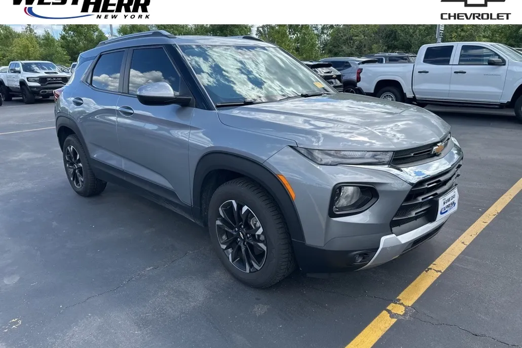2023 Chevrolet Trailblazer LT photo 1