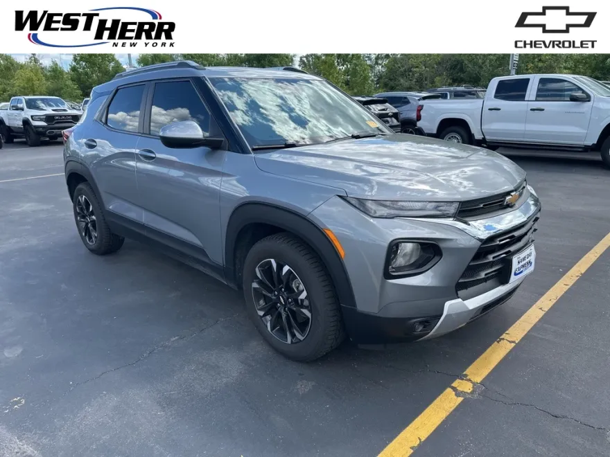 2023 Chevrolet Trailblazer LT photo 1