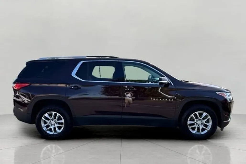 2018 Chevrolet Traverse Cloth 1LT photo 1