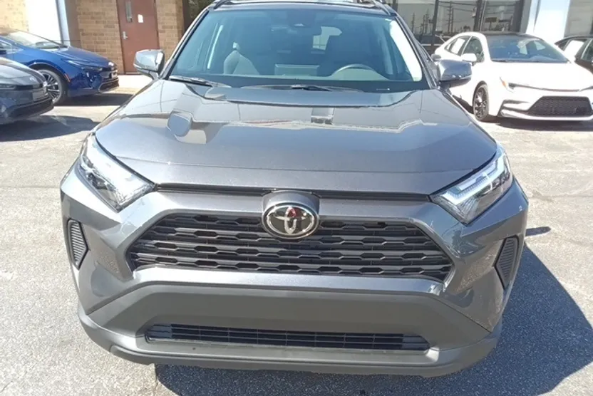 2025 Toyota RAV4 Hybrid XLE photo 1