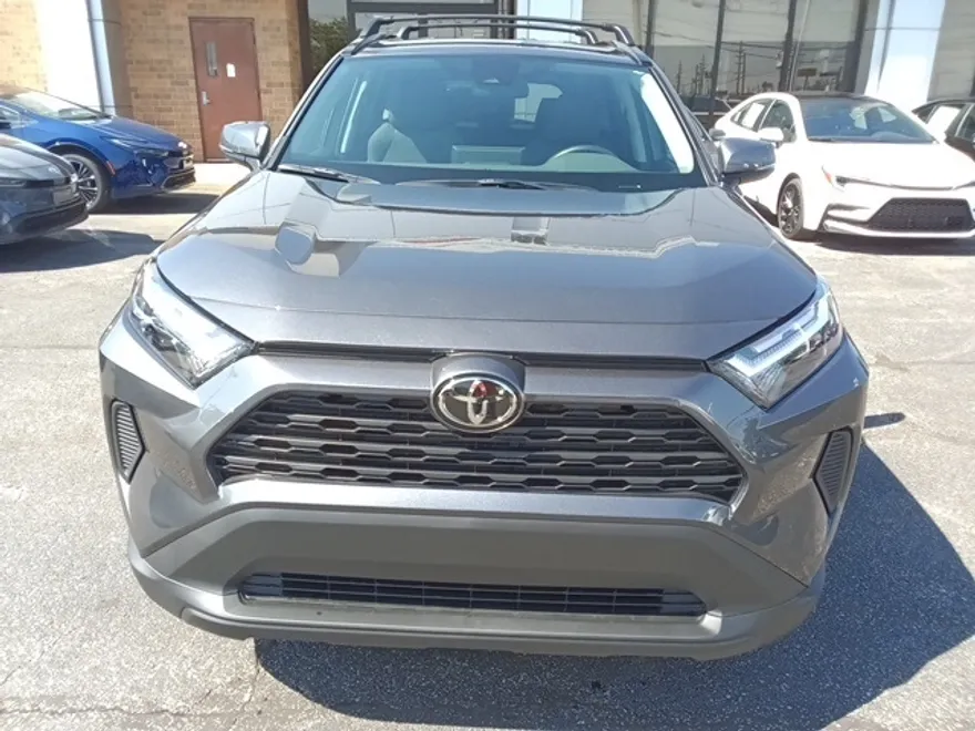 2025 Toyota RAV4 Hybrid XLE photo 1