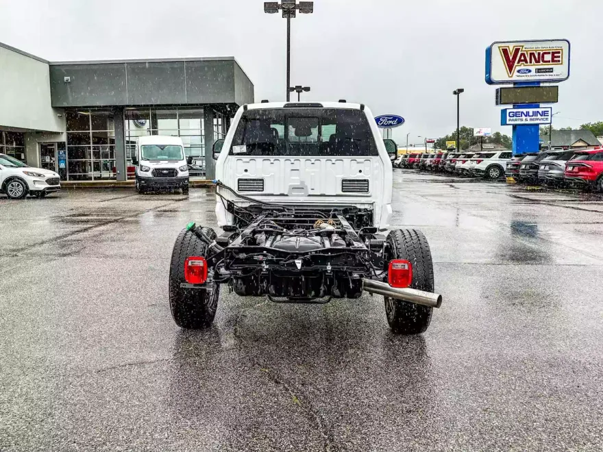 2025 Ford F-350 XL photo 1