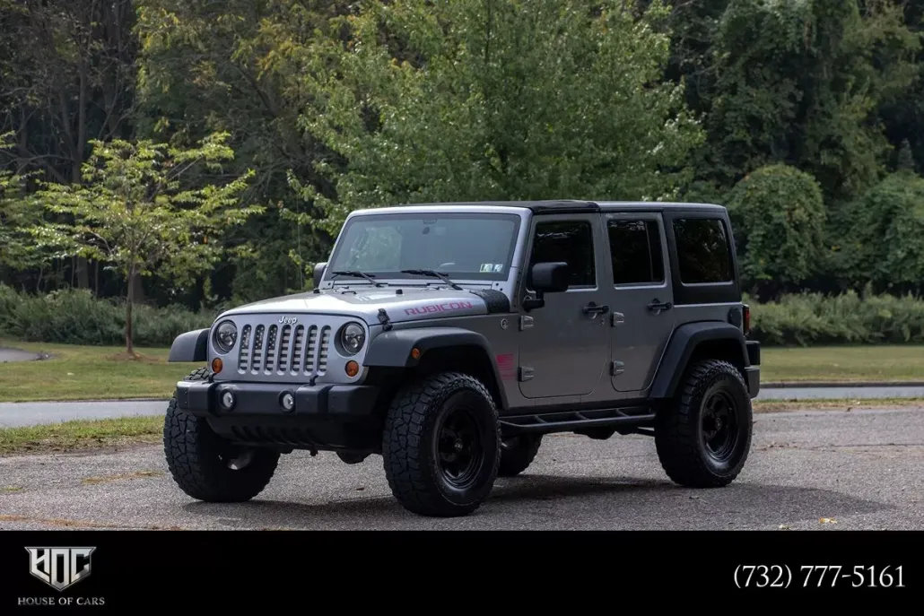 2013 Jeep Wrangler Unlimited Rubicon photo 1