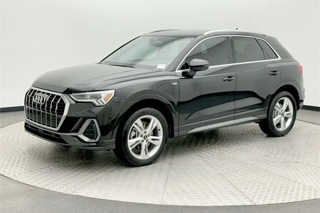 2023 Audi Q3 Premium Plus S line photo 1