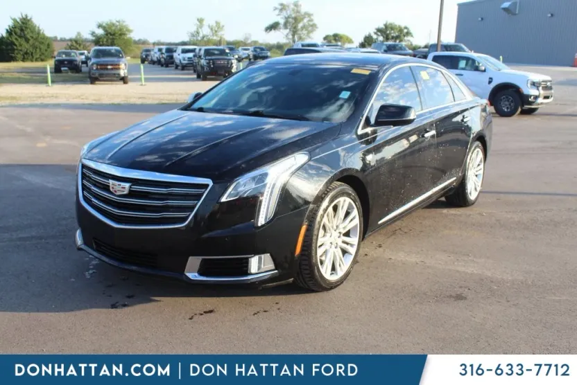 2018 Cadillac XTS Luxury photo 1