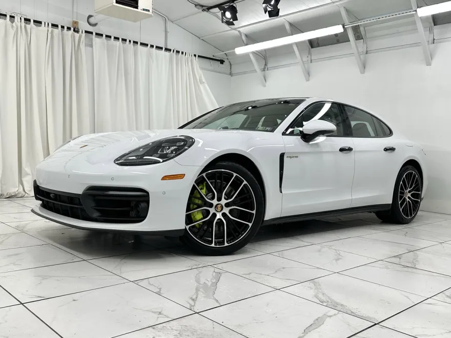 2023 Porsche Panamera 4 E-Hybrid Platinum photo 1